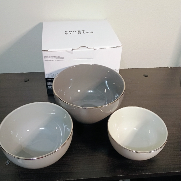 short stories Other - Gray and White Bowl Set